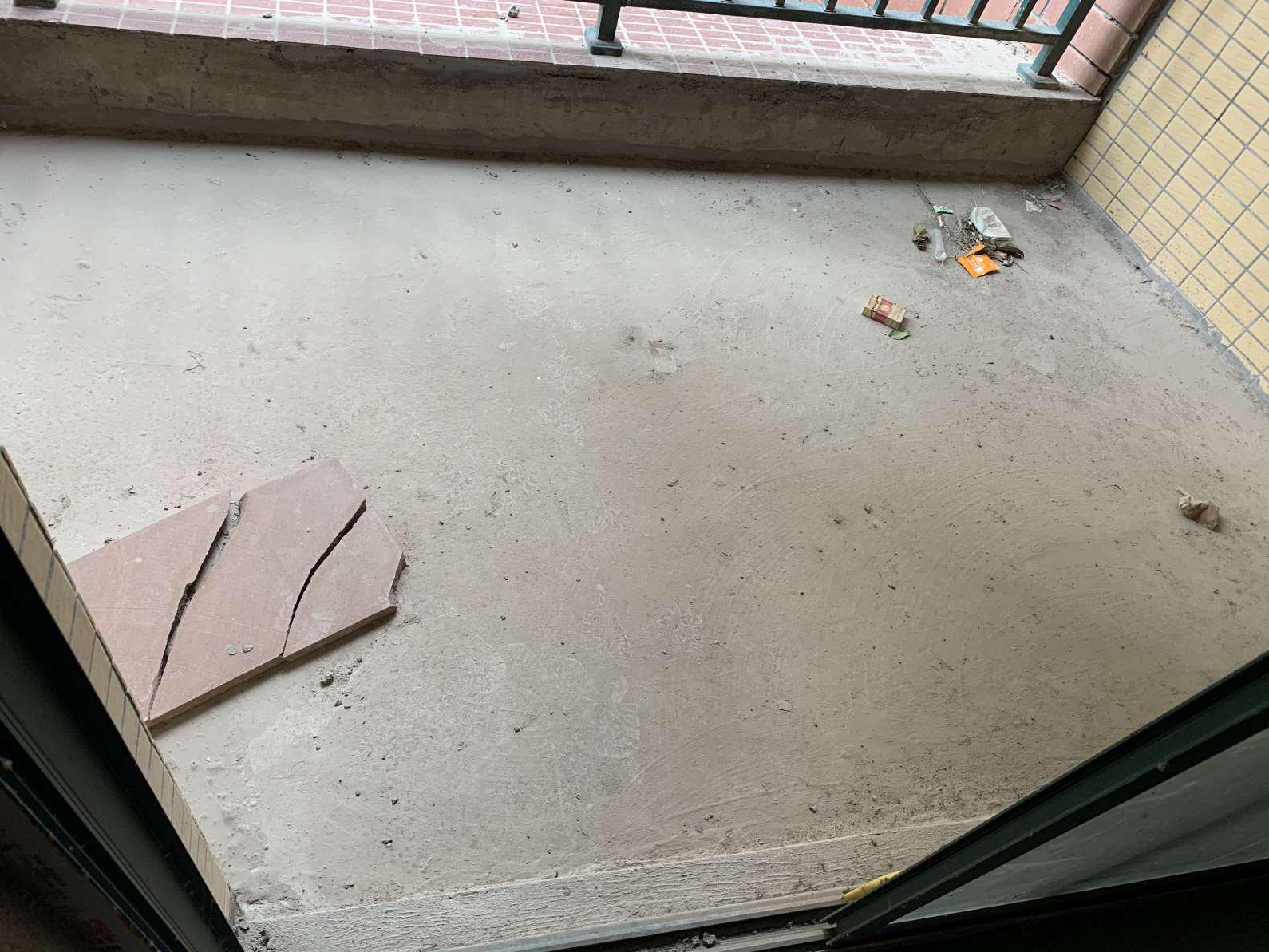 新城壹号五期，毛坯2房，67平，契税已交，不满二年