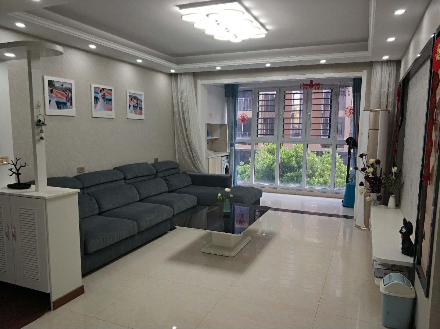 城南，沔阳公馆，带露台，小高层1梯2户，精装三房，全屋品牌家私家电，证满二