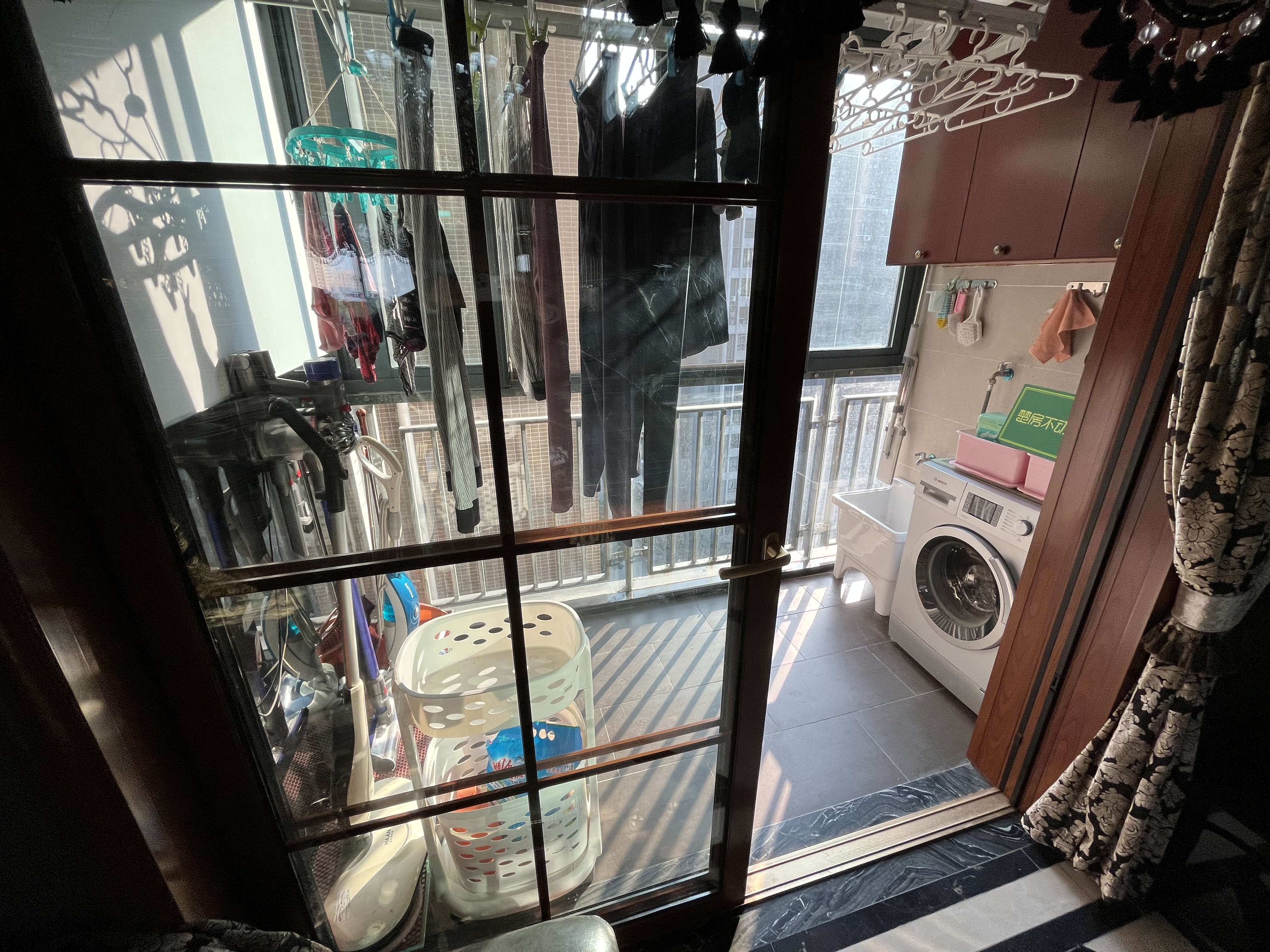 世纪雅苑精装大三房中间楼层 的狠