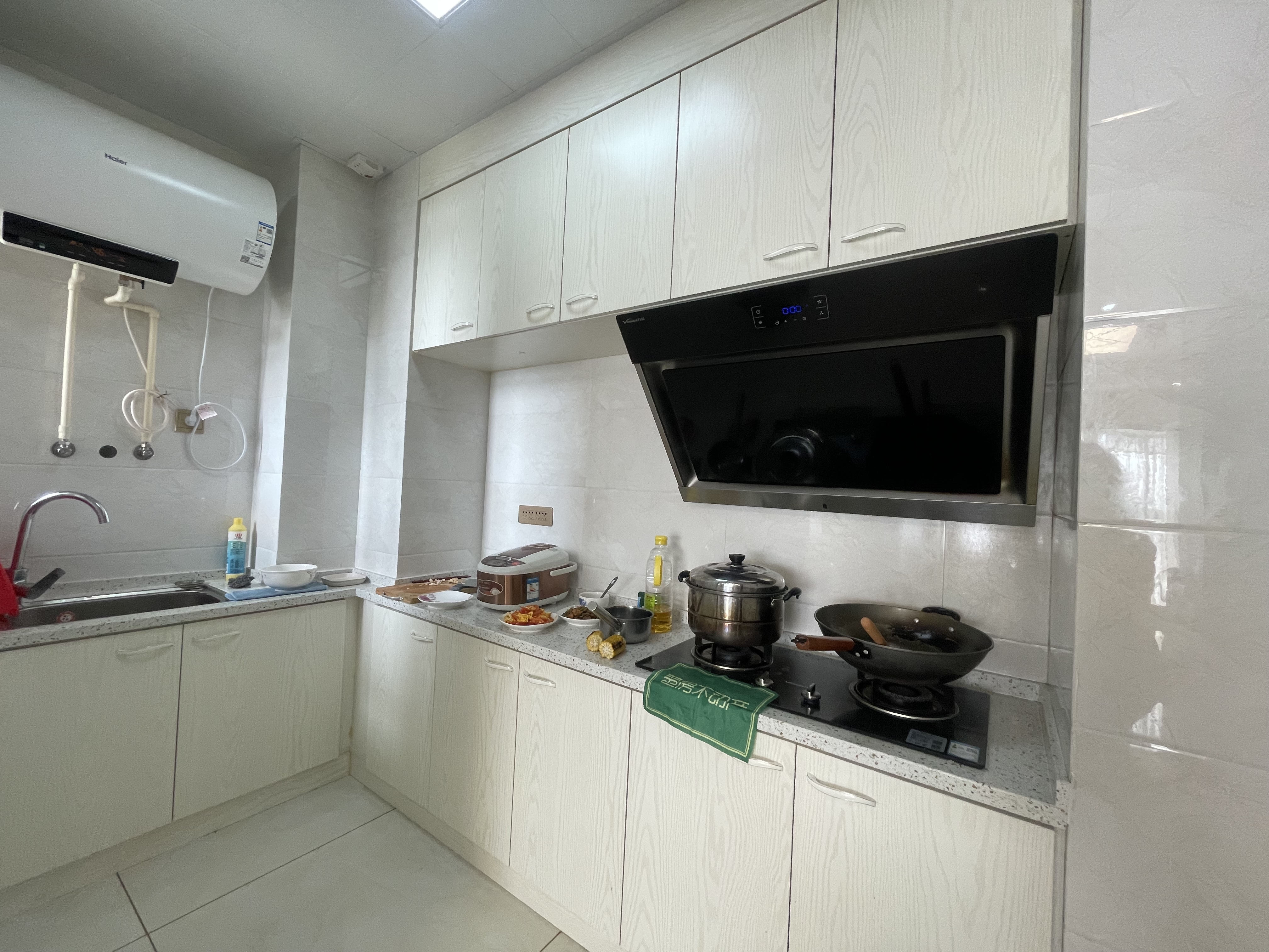 满庭春好楼层带供暖精装小三房冬暖夏凉出行方便