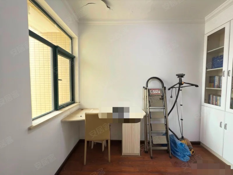 捡漏，急售，新城壹号，精装3房。单价不到5千，中间楼层，证满二，过户费低，