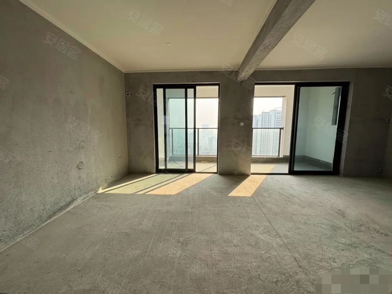 272，吾悦，凤凰层，现房。比补贴便宜多了，单价5000，一手网签，采光好