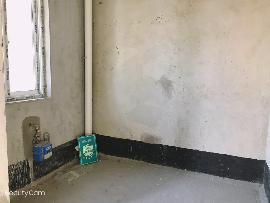 城南沔街南国明珠毛坯四房电梯中间楼层买了就可以装