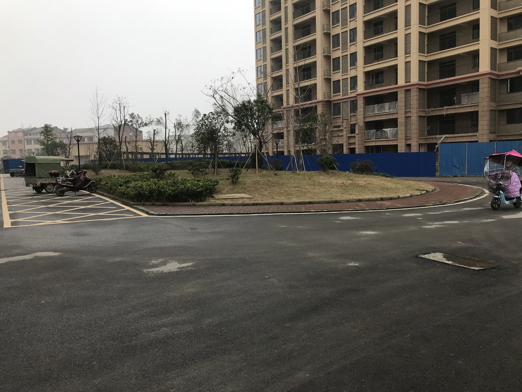 城南南国明珠毛坯大四房南北通透双阳台视野采光好看房方便诚心卖