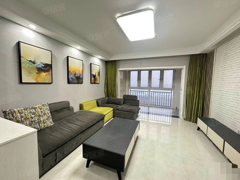 244，满庭春，精装供暖边户，精装大三房，单价4900+，成色新 ，南北双阳台，证满二