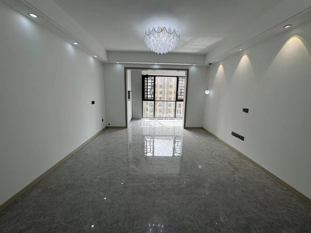 亏本急售，捡漏捡漏，城南，南国明珠，上元泰三中，电梯中间楼层，全新装修，