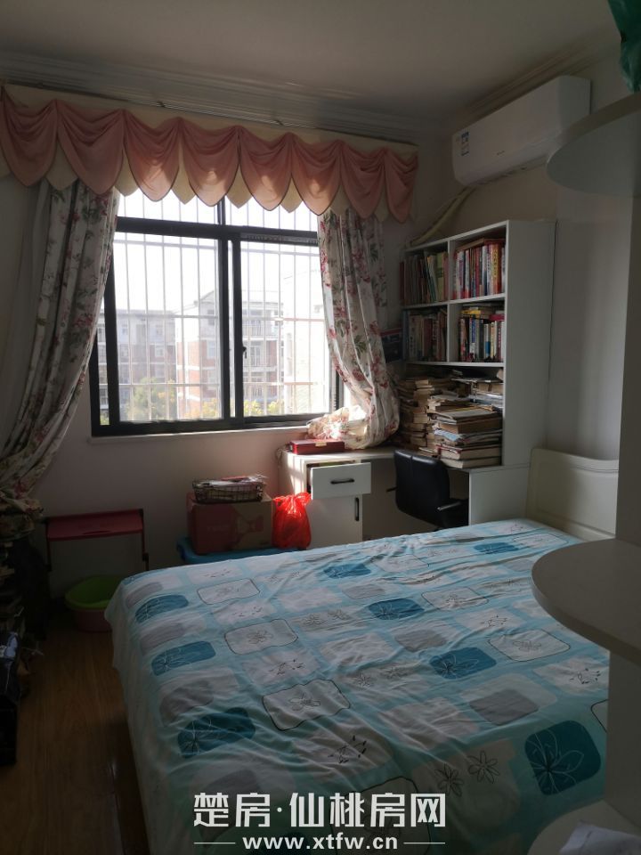 和平社区，带地下室，精装修，业主诚心出售，拎包入住