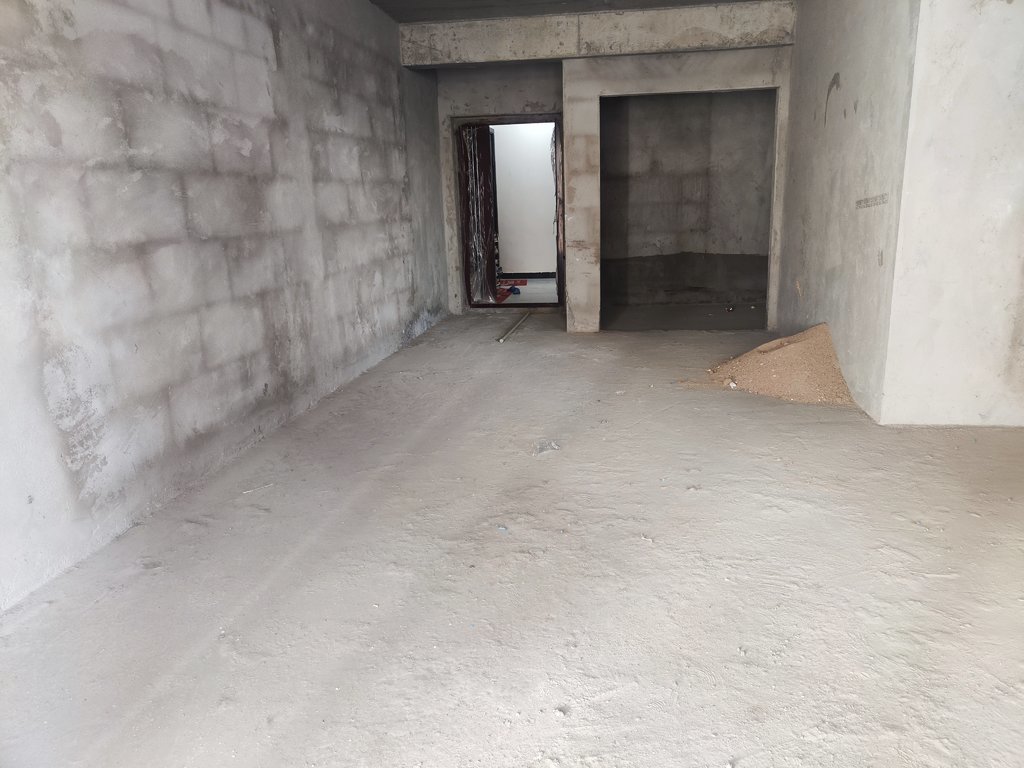 天泽园.毛坯三房.中间楼层.业主急卖.看房方便