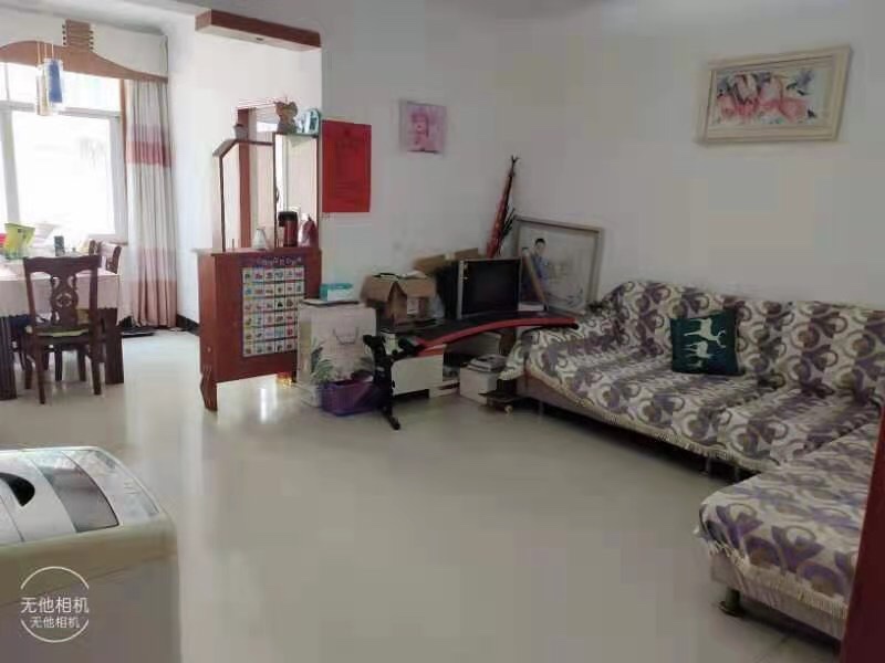 黄荆小区二室二厅交通出行方便