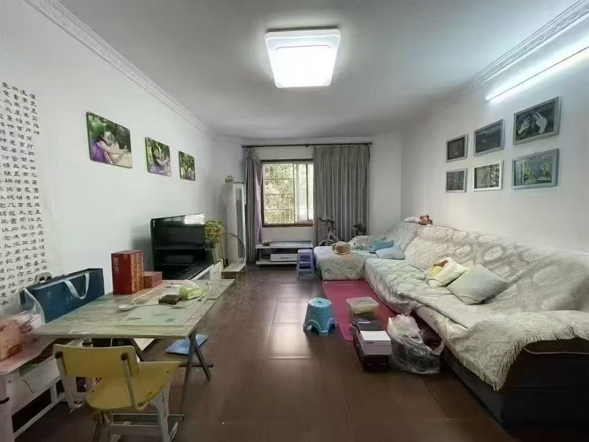 急售！德政园，步梯好楼层2楼，精装三房，有证满二，单价不到3000，看中能谈