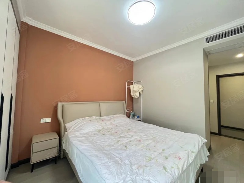 城南，沔阳清华园，电梯花园洋房，1梯2户，总层高7层，好楼层，装修花了40万全送，证满二