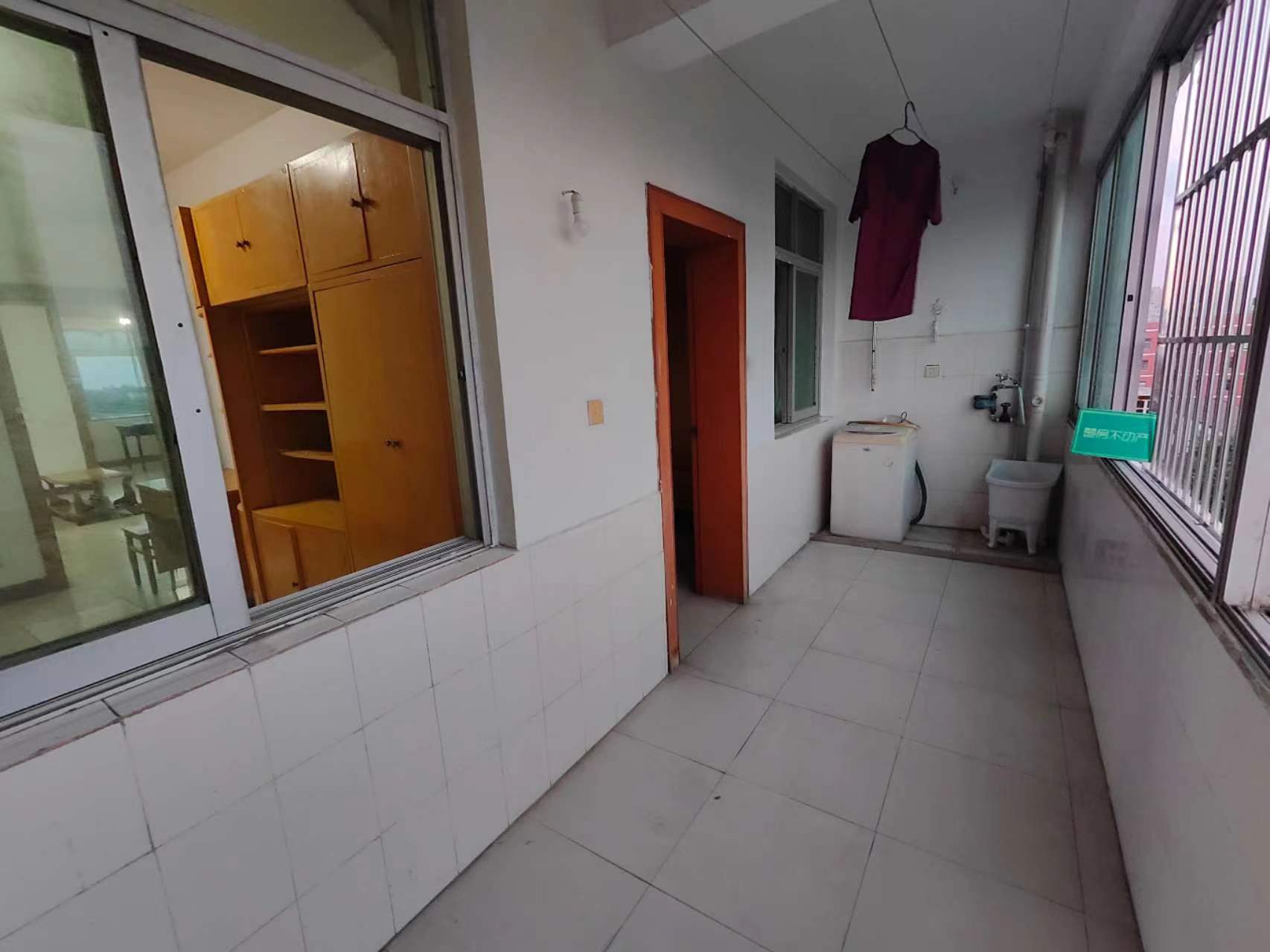 老八中教师宿舍，汉水清风苑电梯好楼层，大四房，南北通透江景房，小穴新增了初衷部