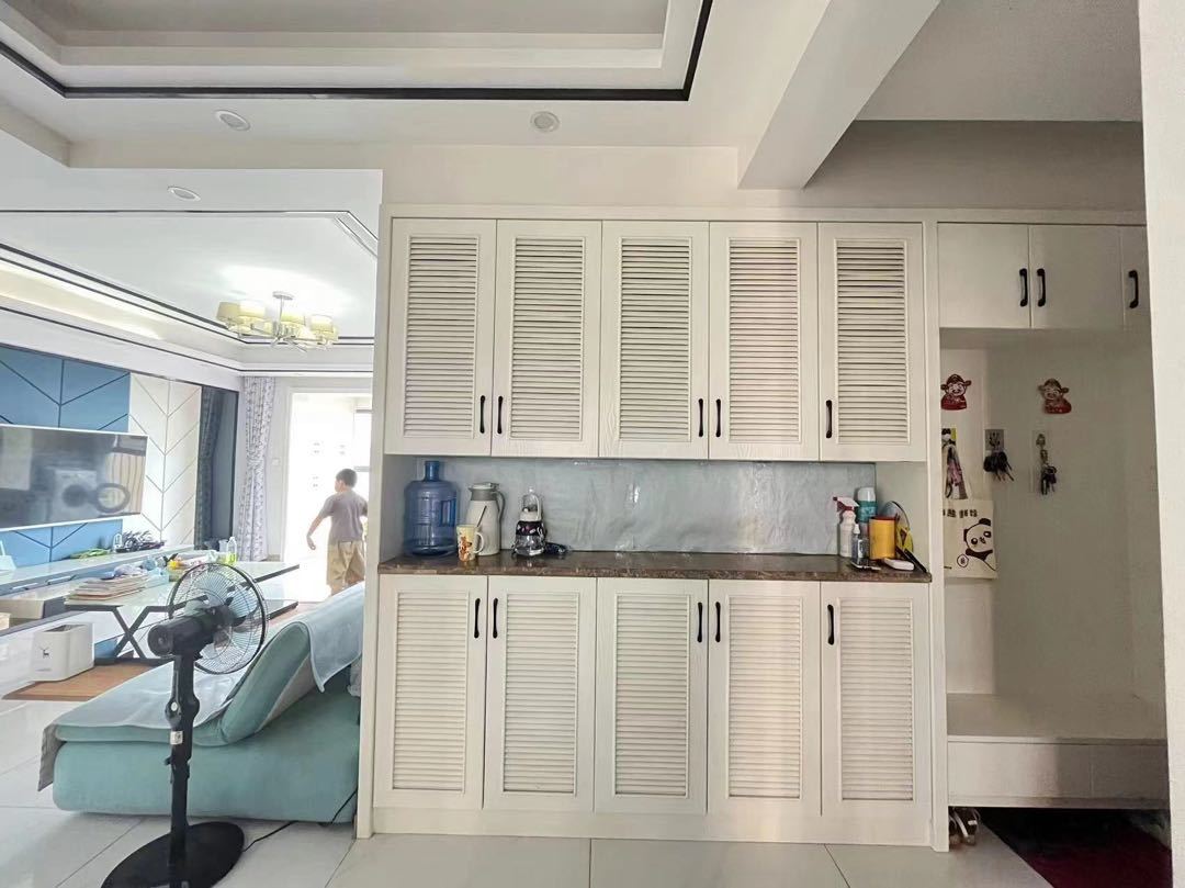 亏本出售，城东，东城国际，电梯好楼层，精装三房两卫，证满二