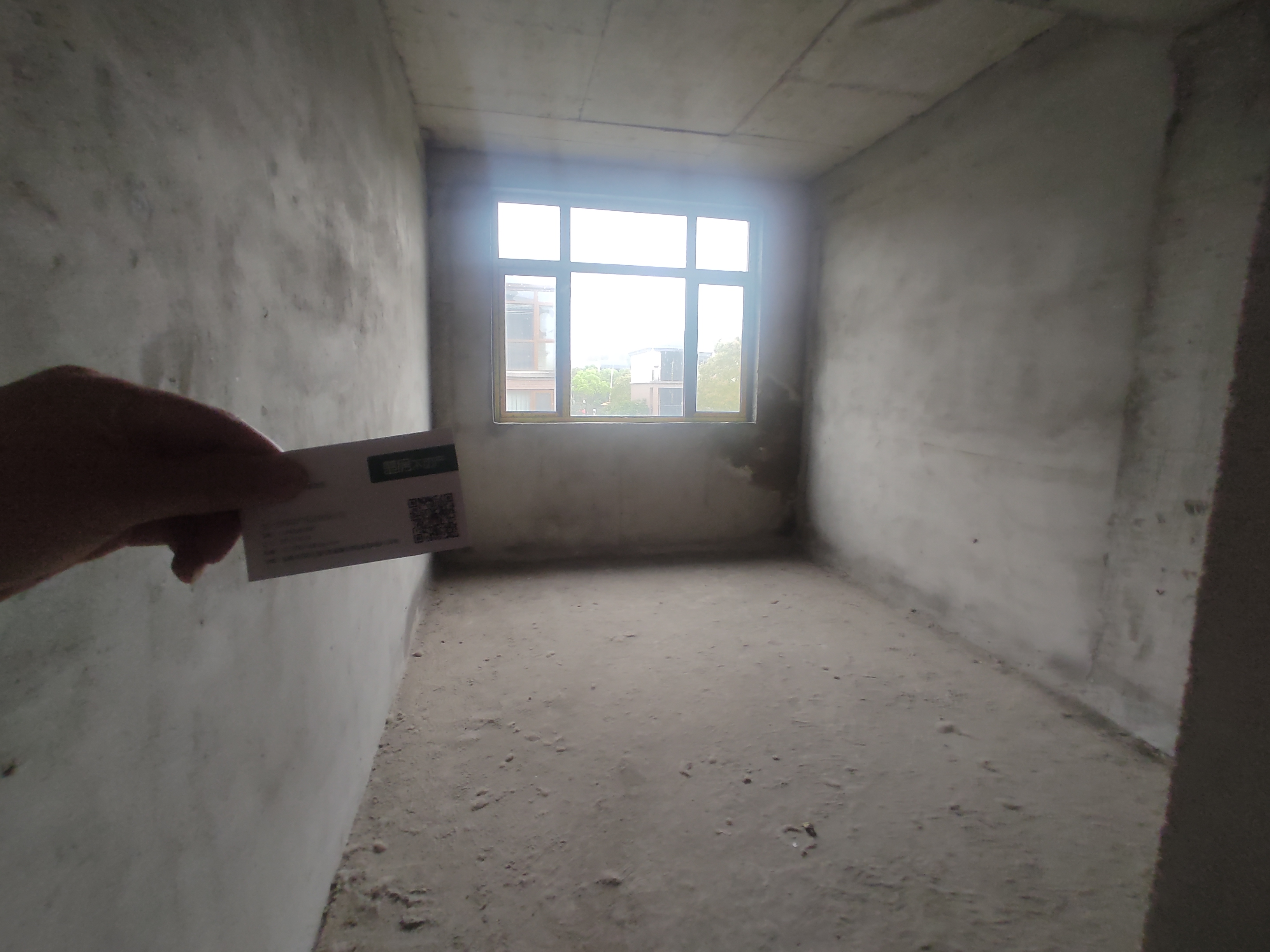 太子湖旁边联排别墅，性价比超高，业主诚心卖，看房方便