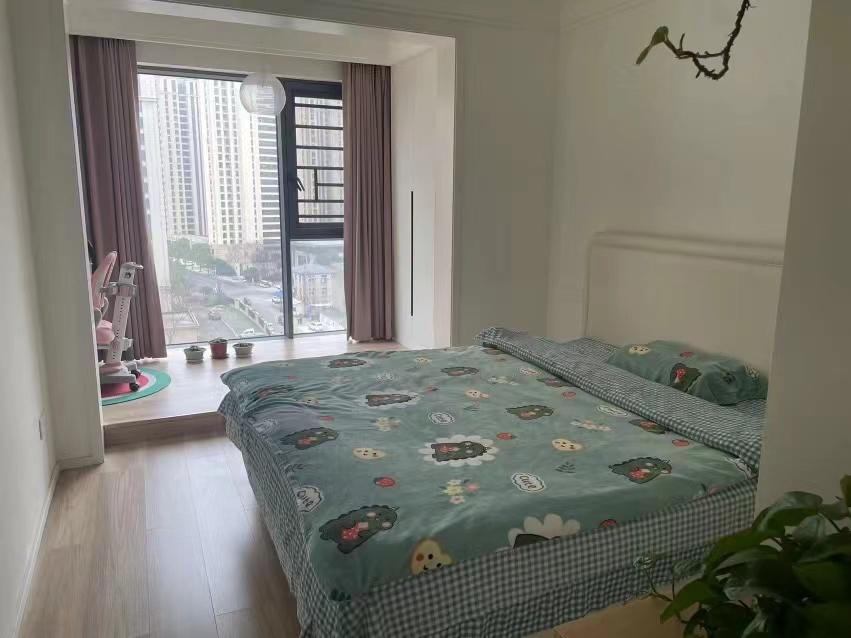 亏本出，祥生观澜府，电梯小高层，中间楼层，南北通透，视野开阔，品牌家具家电