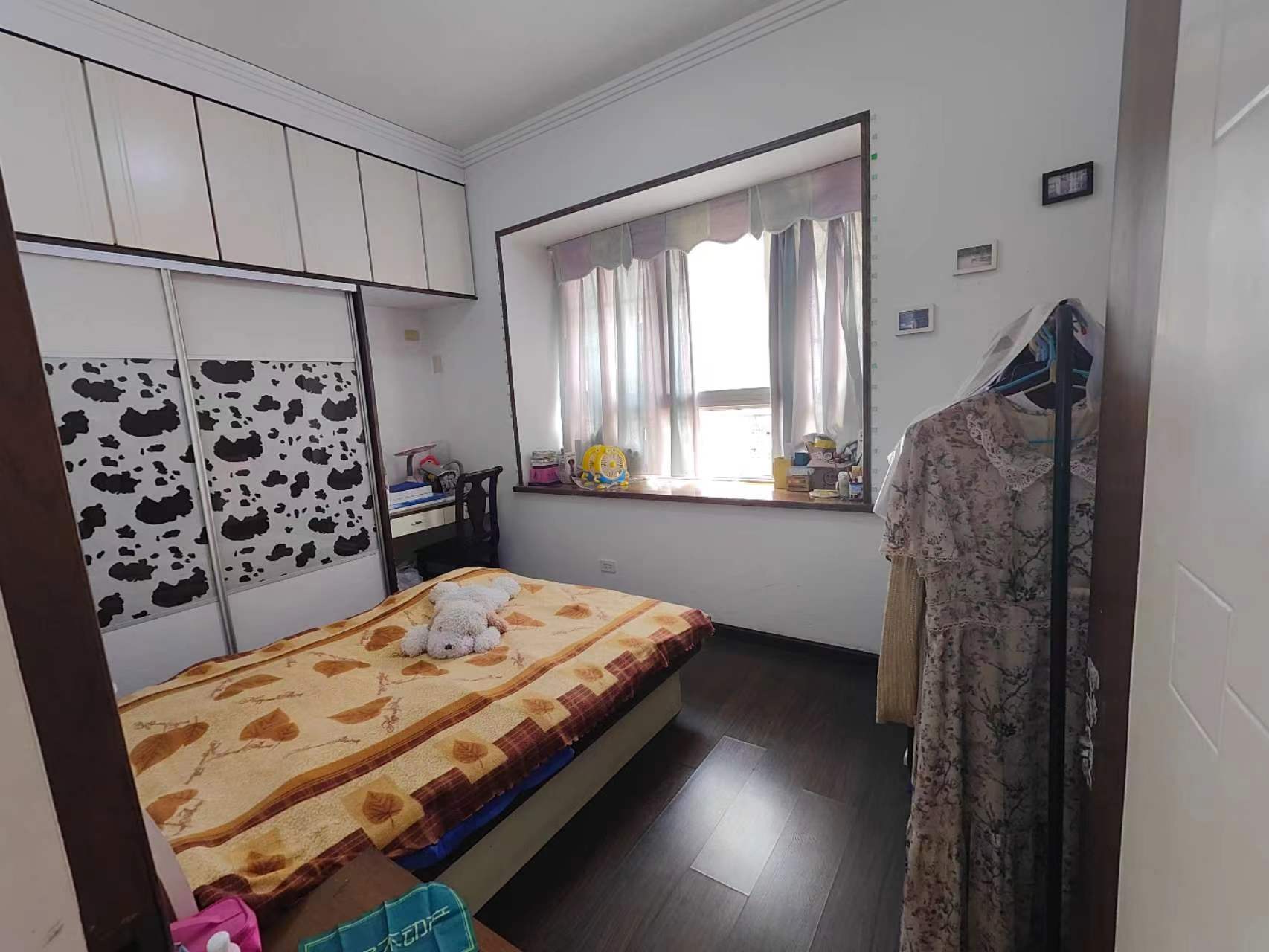 捡漏捡漏丹嫁2580德美花园西桥旁，有院子停车有安保设施户型方正双阳台三面采光