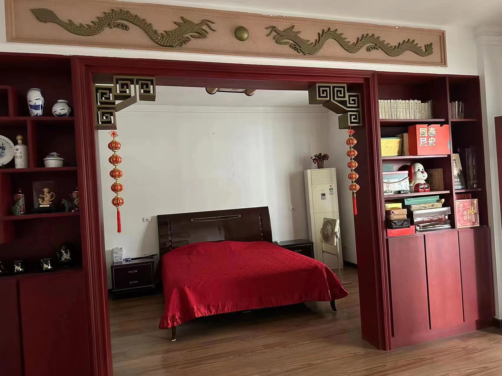 华宝小区.精装大平层.证件满二.看房方便