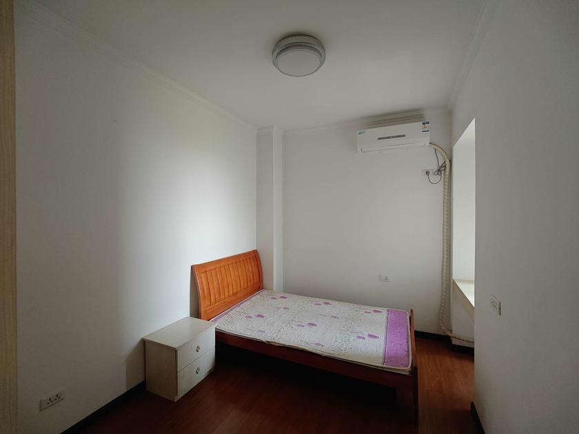 房东亏本出，一中正对面，漫城林语，9成新，看中可谈，速度捡漏