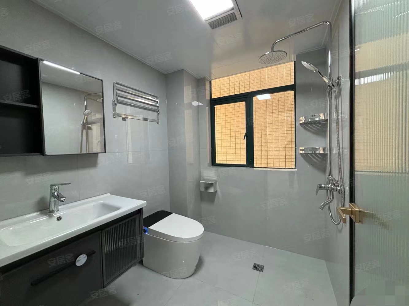 58，降价了，捡漏，新城壹号洋房，精装3房，证满二，品牌装修，户型采光好