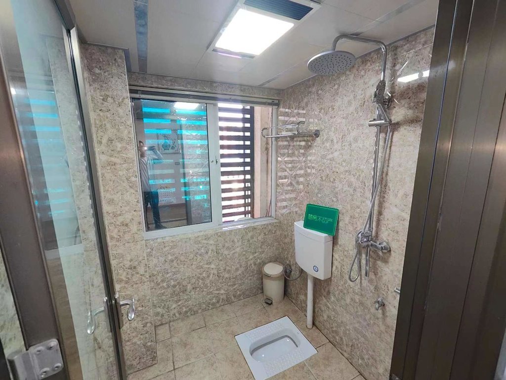 圣淘沙精装大两房通风好三面采光，双阳台，业主诚意出售！