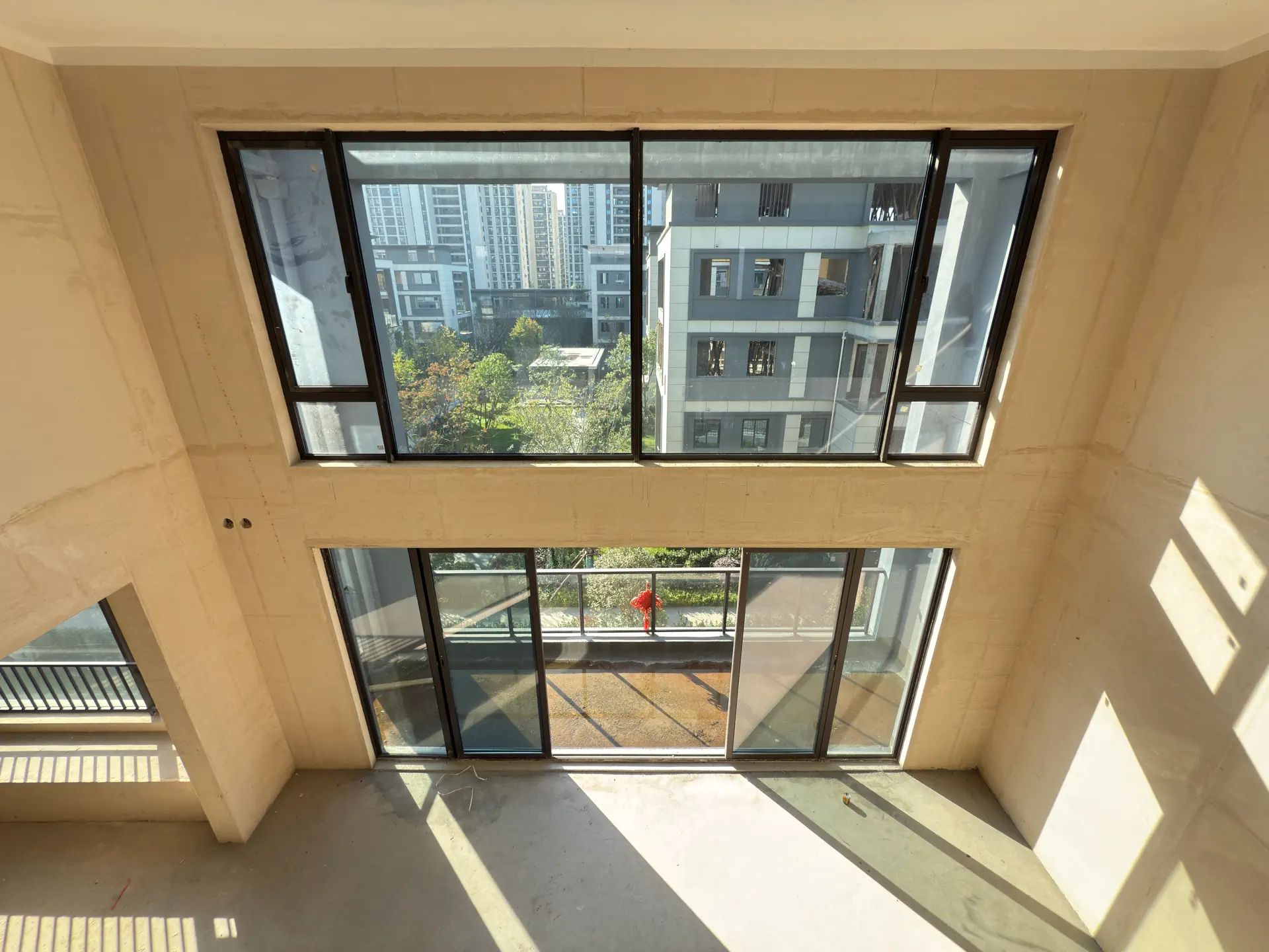 诚心出售。吾悦，叠墅，位置好日照强，业主诚心出售