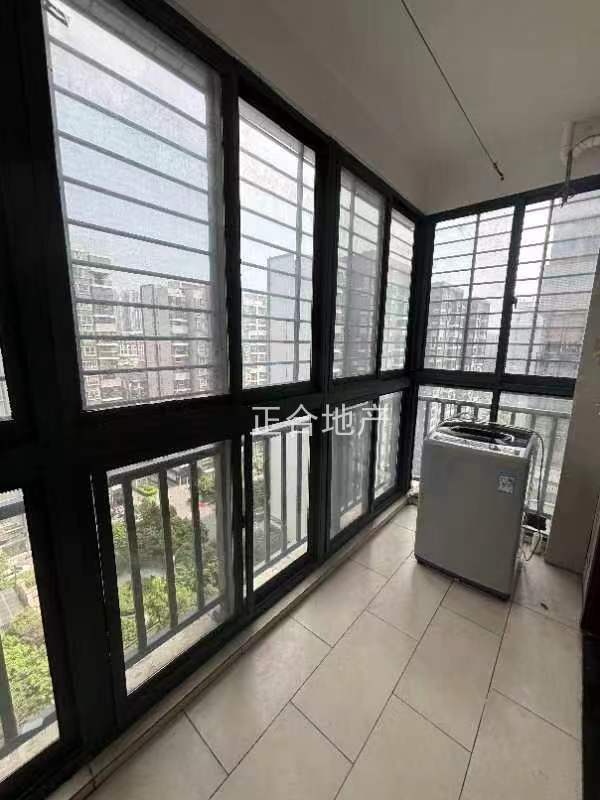 诚心出售，城南，城市丽景，精装3室2厅1卫，电梯好楼层，证满二，