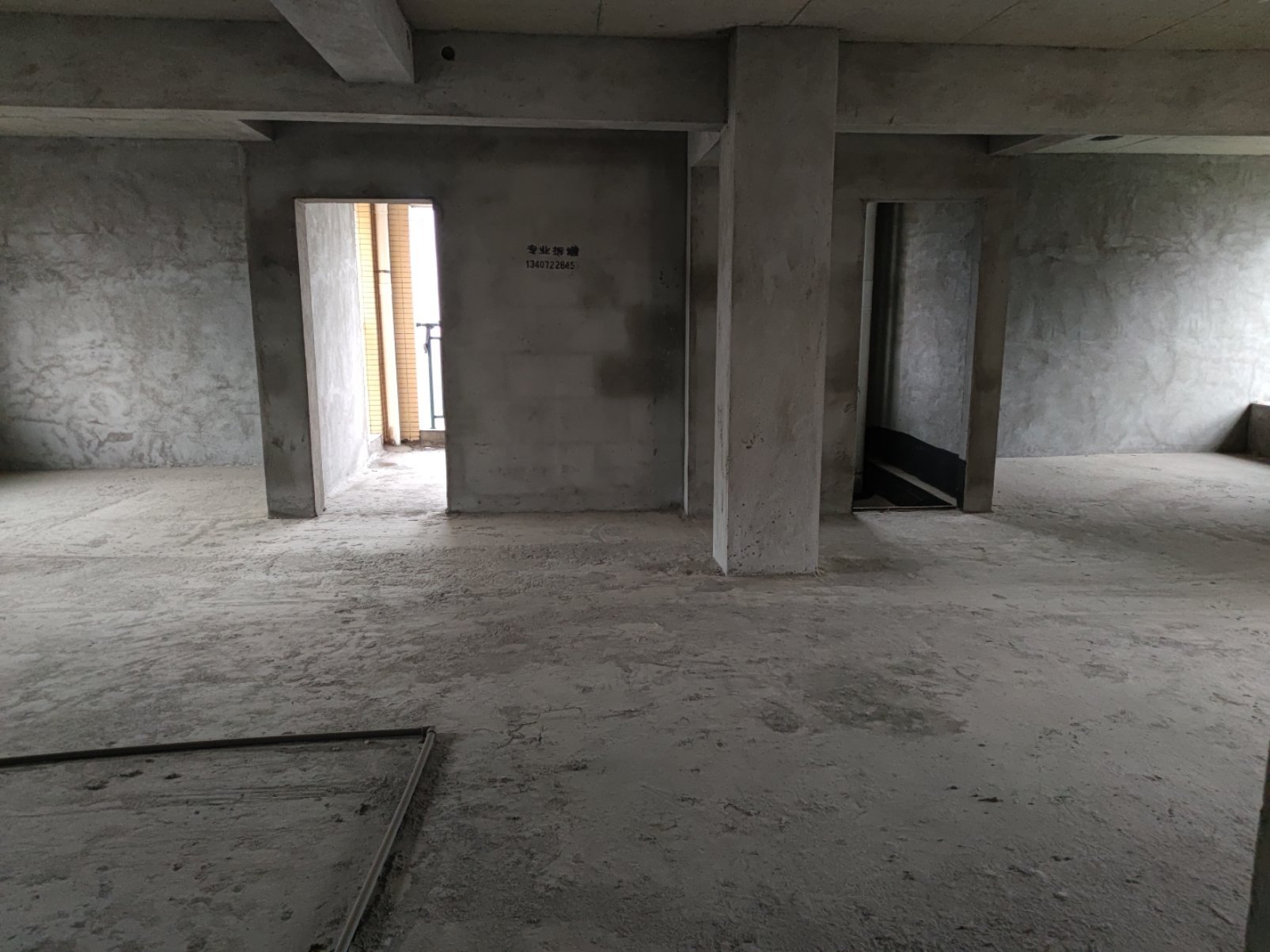 降价啦 新城壹号四期湖景房四室两厅两卫 双阳台拎包入住