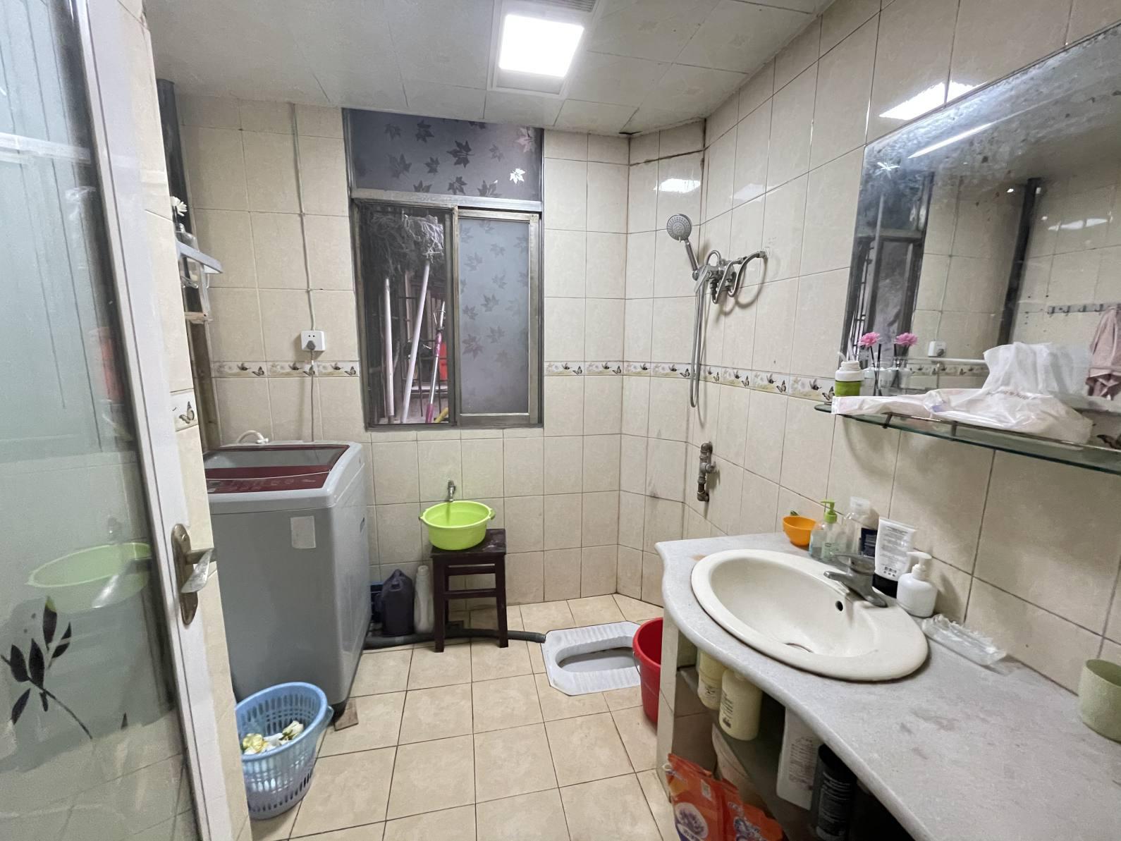 物贸宿舍武商附近