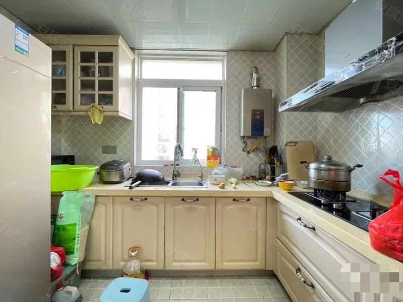 257，速度捡漏，房东降价了，三丰鼎城，好楼层，小高层，精装大三房，单价4536，,仙桃xiao学