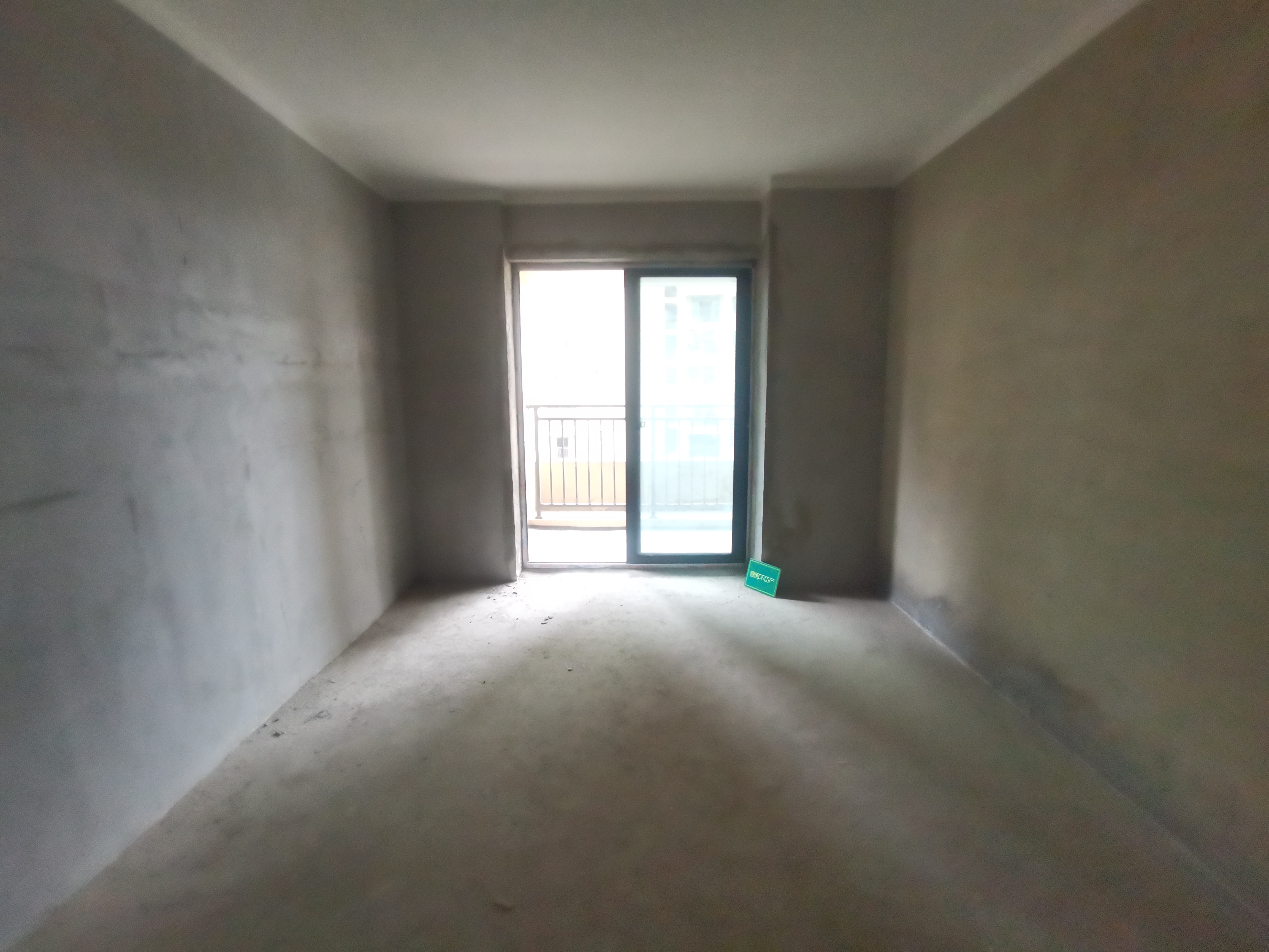 森林国际城翡冷翠毛坯小三房证在手看房方便