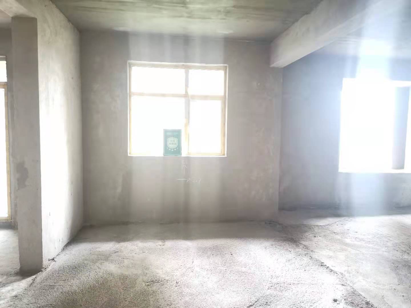 沔阳清华园114平毛坯三房两卫，新二中旁小区环境好！