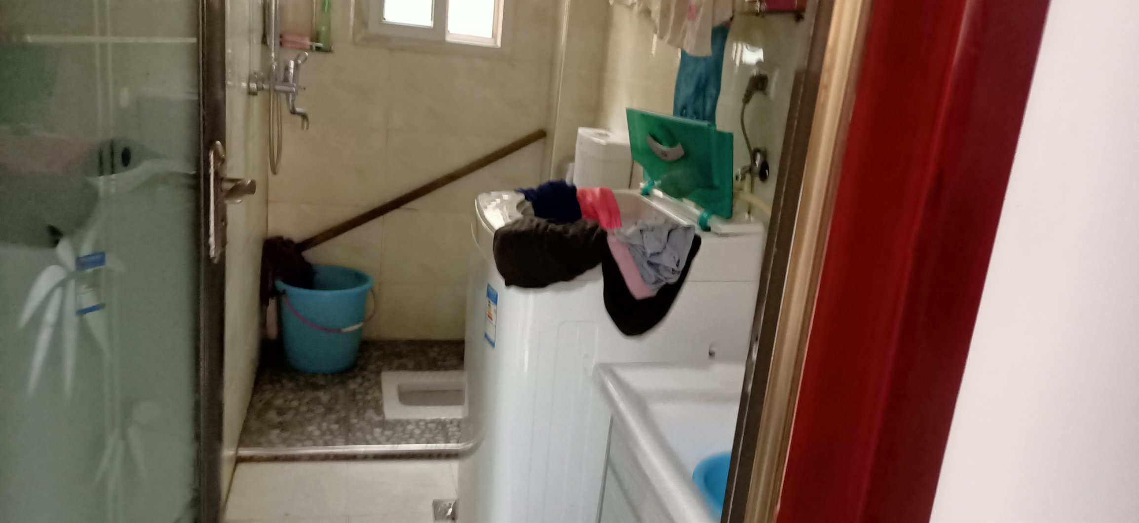 老三中巷子民政局宿舍96平，赠送了24平，四房两厅两卫双阳