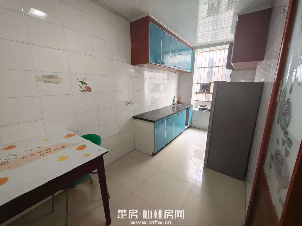 康湾路三室一厅2楼