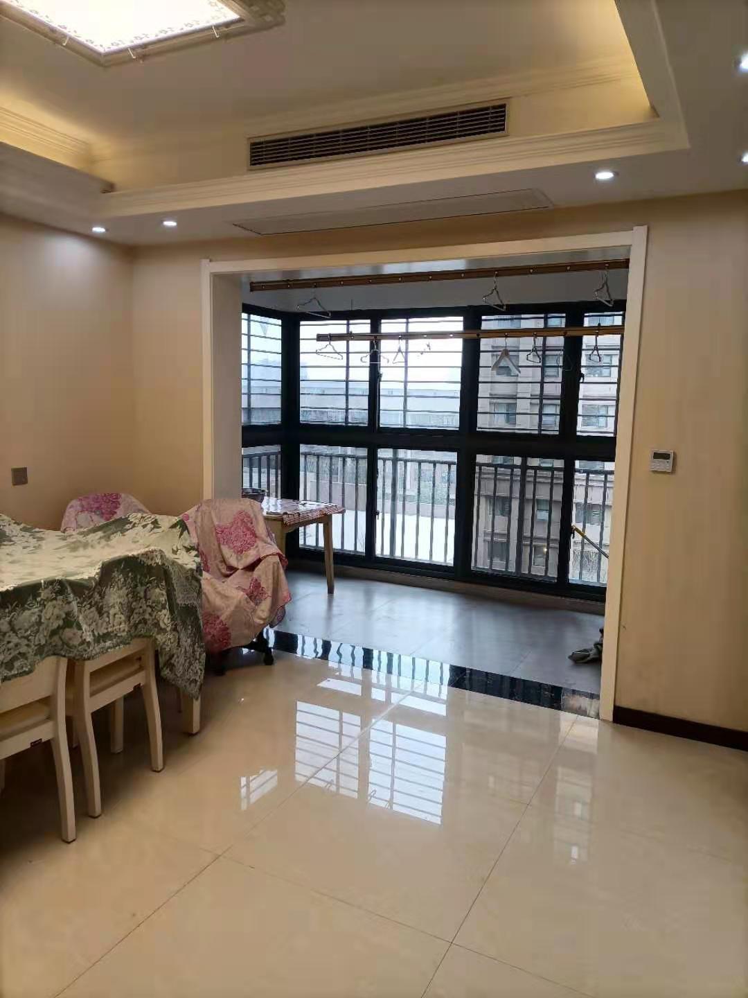 元泰未来城，精装修一天未住，本来是给儿子装婚房的，在武汉买了