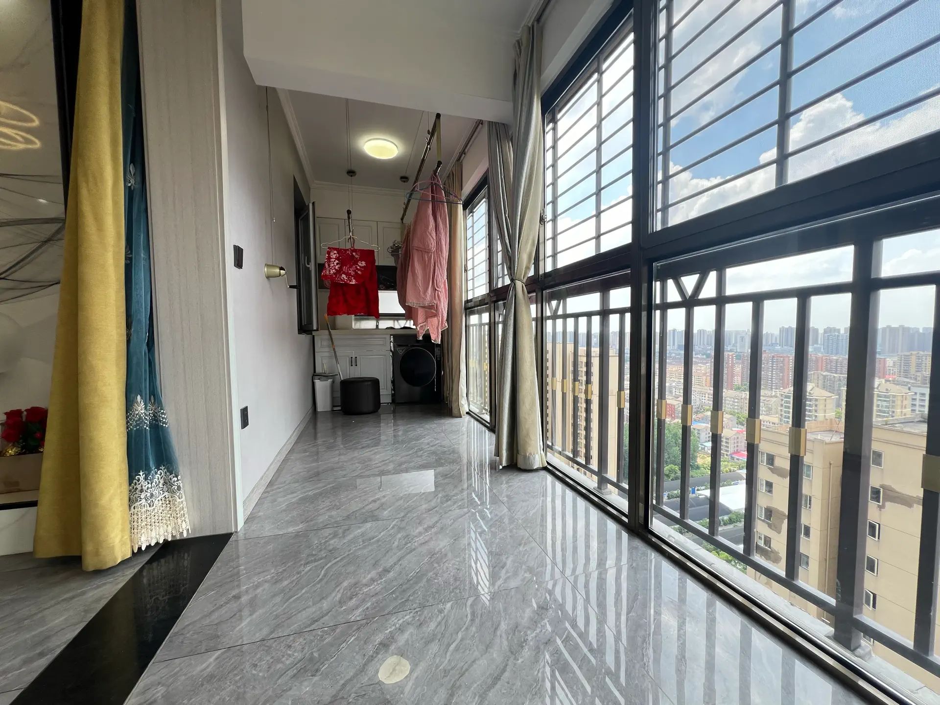 捡漏，锦绣江山三期，精装三房两卫单价4150。诚心出售