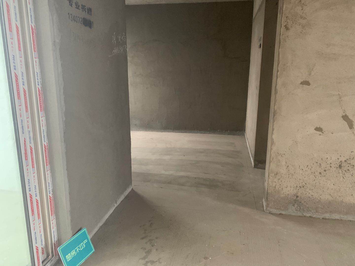 城东银湖城毛坯三房2卫看房方便户型方正