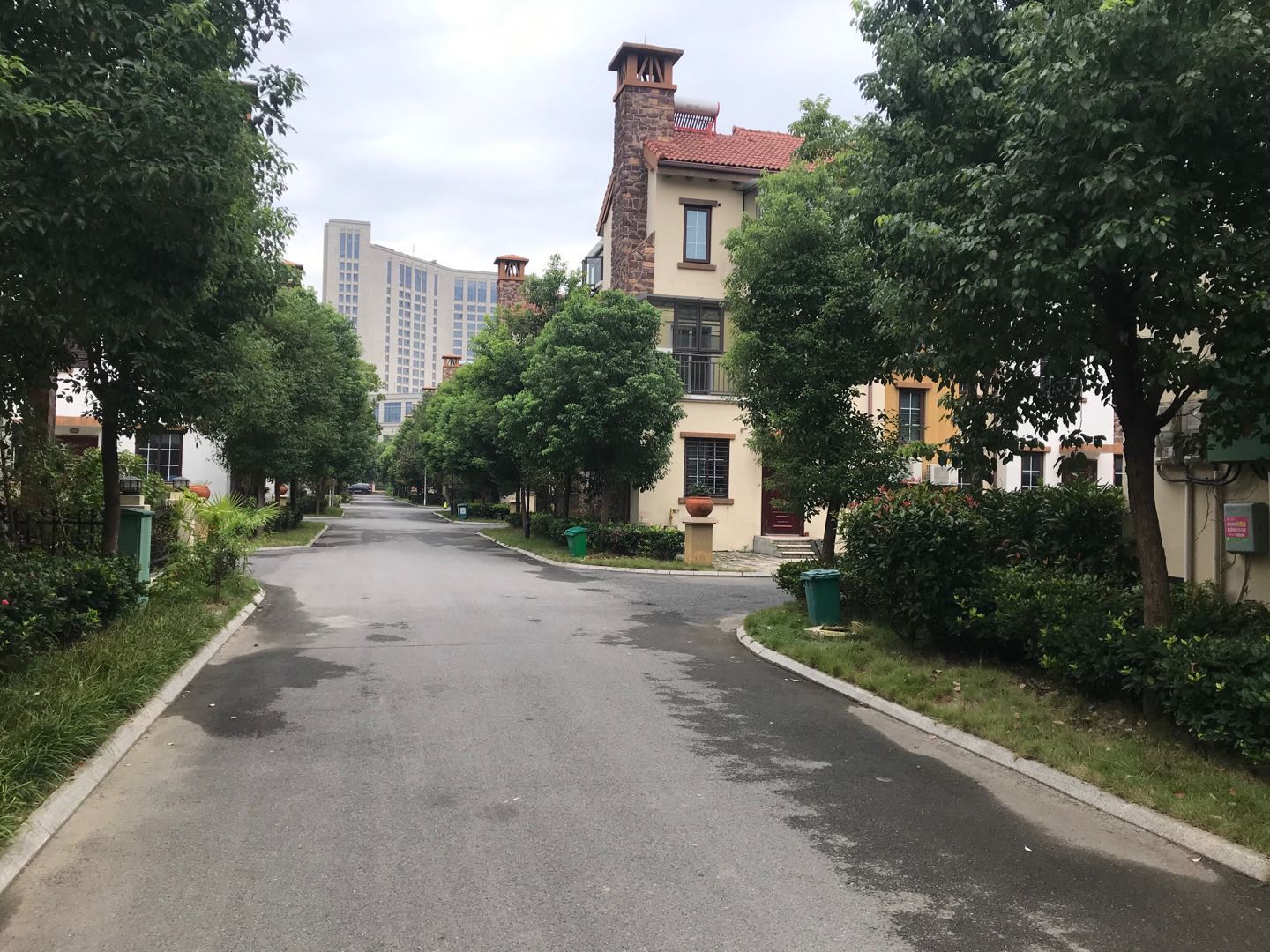 御江湾全新装修证满二三加一层联排别墅全屋监控设备价格美丽