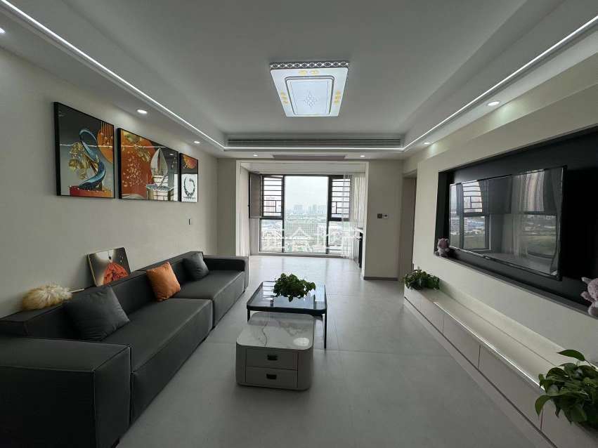 满庭春6期，精装三房，19楼，视野采光好，证满二，全新装修