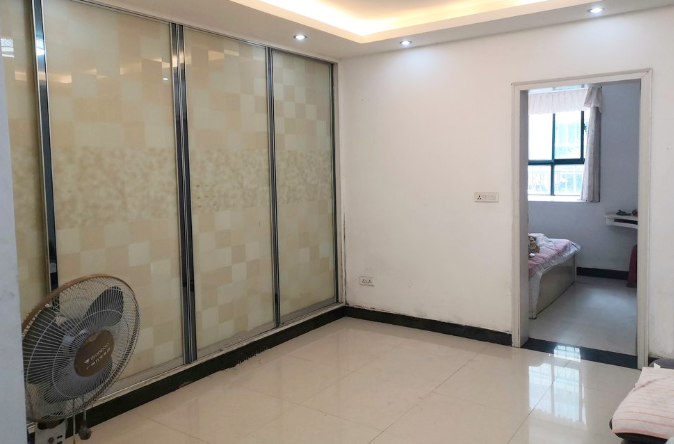 仙桃四中旁边上学方便小区出场大流潭公园边