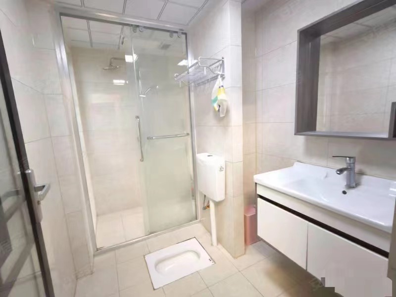 240，荣怀，精装两房，精装9成新，41个比毛坯都便宜，好楼层，证满二