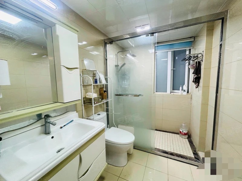 捡漏。城南，森林国际，精装三房，成色新电梯好楼层，拎包入住