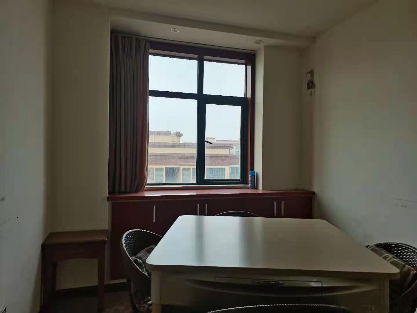 新城壹号朝南办公装修三房诚意出售