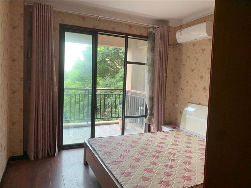 绿地锦城，楼层好装修只卖毛坯价，证满两年，拎包入住，是您置家 选！