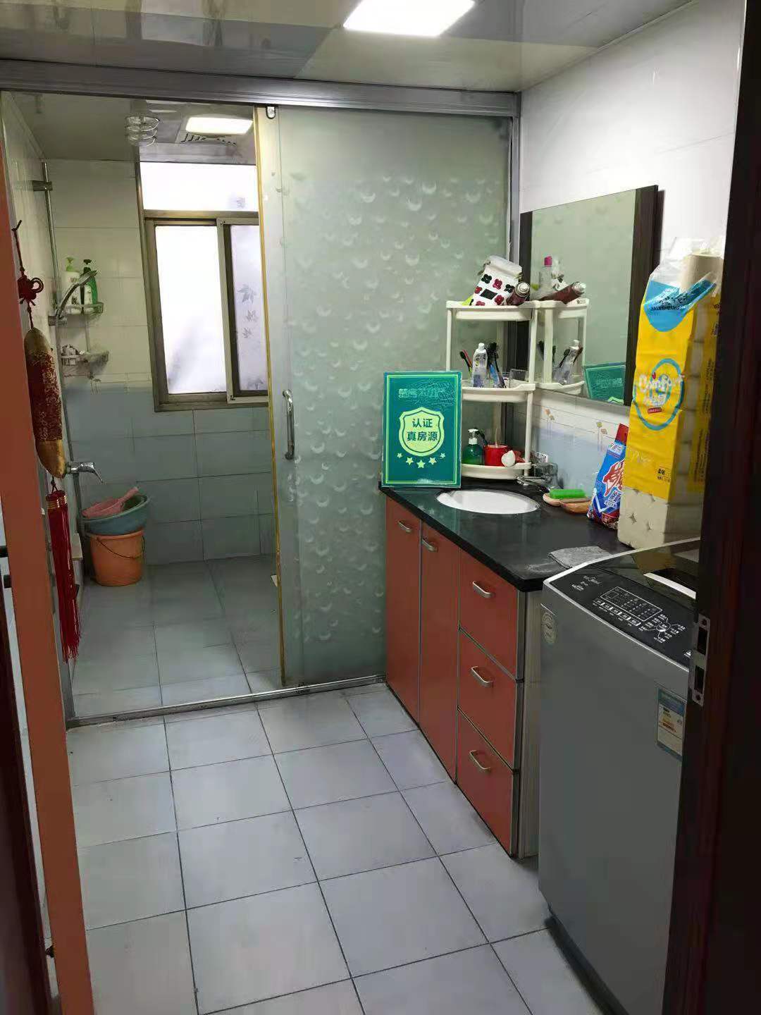 干河路华兴园旁边精装大三房带29多平米的车库生活方便配套齐全方便停车