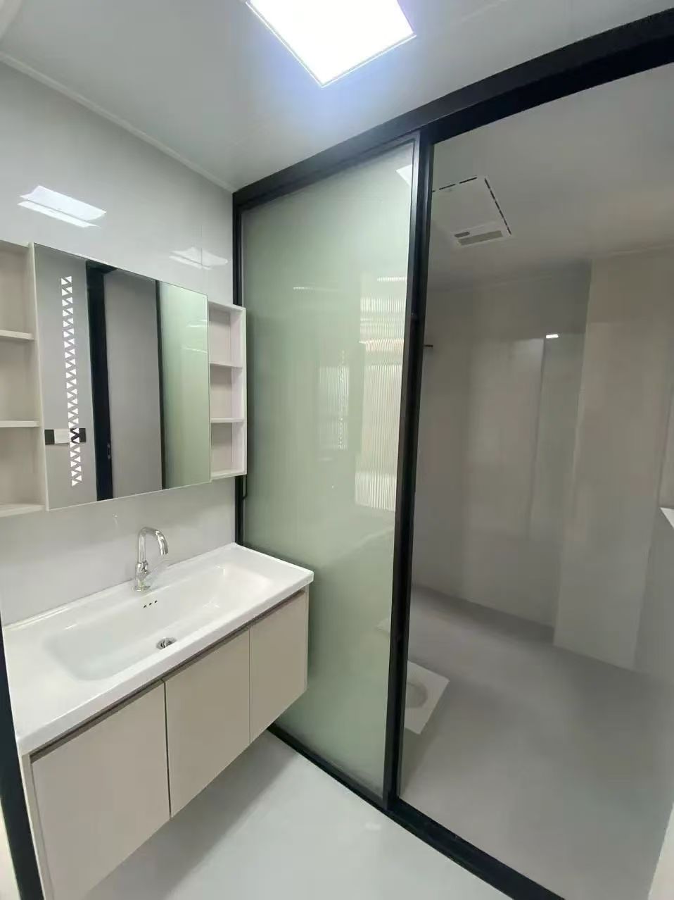 满庭春对面，仙桃晓学新三中，电梯精装2房，好楼层，视野采光好