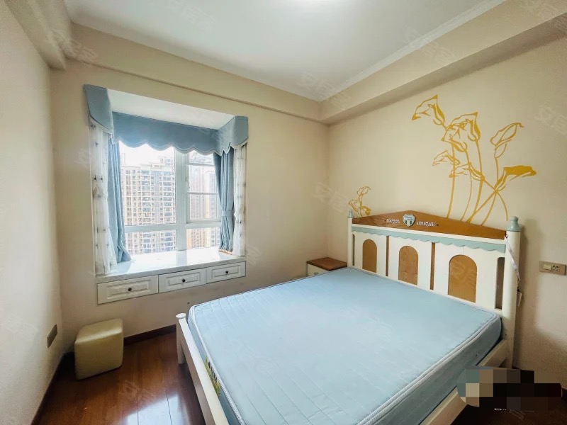 捡漏。城南，森林国际，精装三房，成色新电梯好楼层，拎包入住