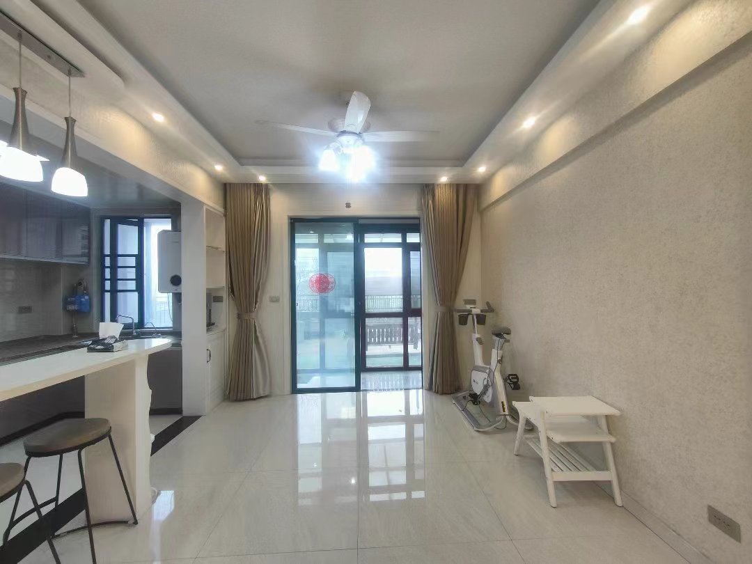 德政金园香榭里北.精装三房两卫.带露台.证件满二.看房方便