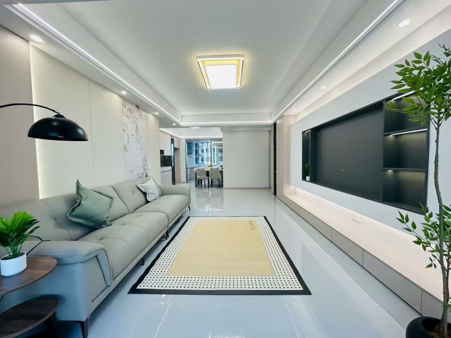 降价了，城南。全新精装三房，电梯12楼，证满二年，单价5500，边户