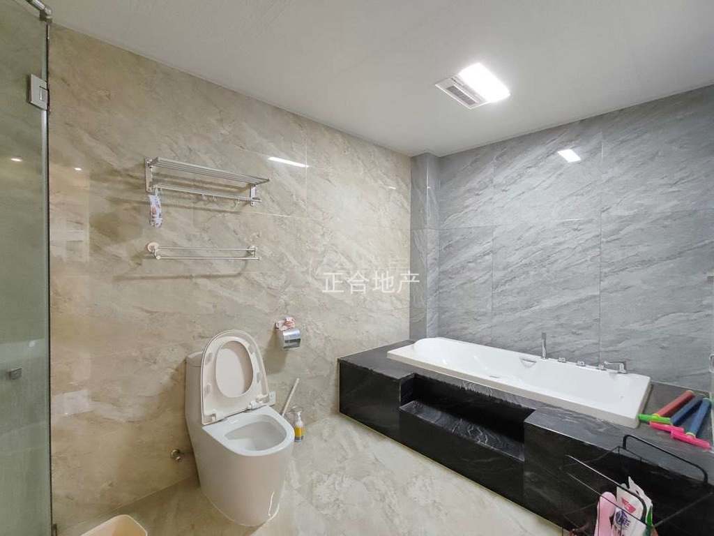 房东急售，城南新城壹号，大平层，电梯入户，花园洋房，好楼层，带车位