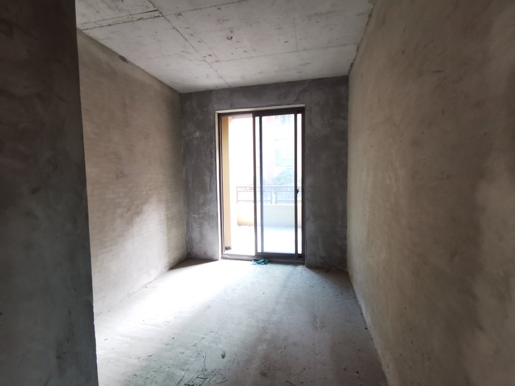 绿地香格里拉复式楼带车库赠送大院子南北通透